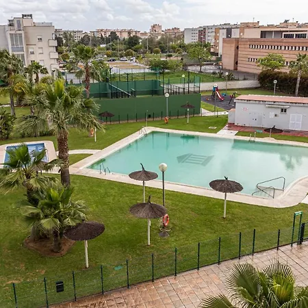 Allo Europa I Parking Piscina Padel 3 شقة *