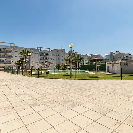 Allo Europa I Parking Piscina Padel 3 *